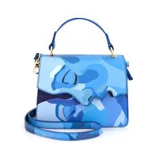 [Blue] Kissing Bag